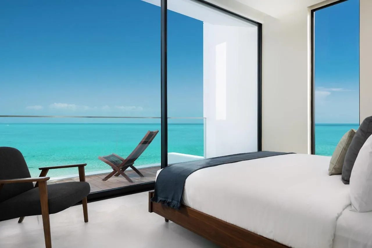 Uxue Villa Long Bay 0*,