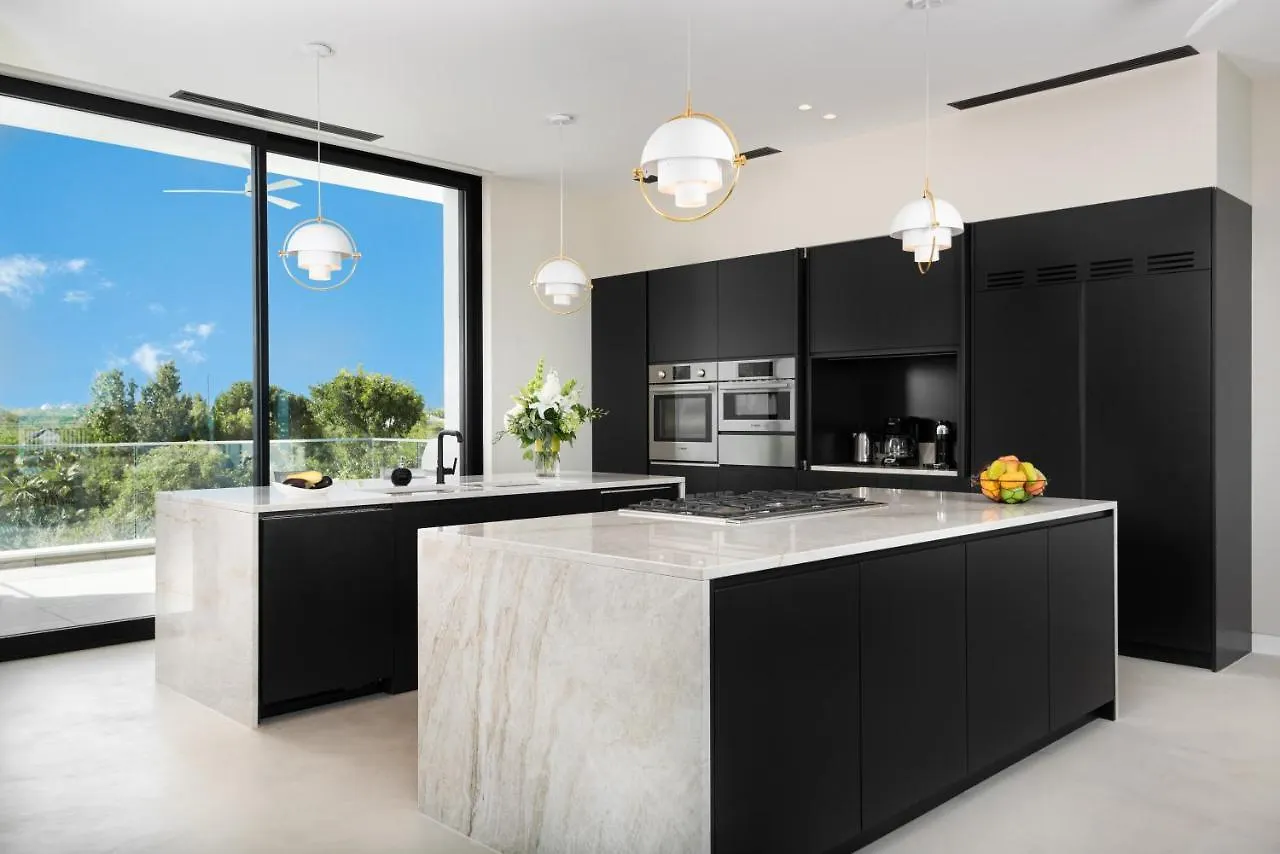 Uxue Villa Long Bay