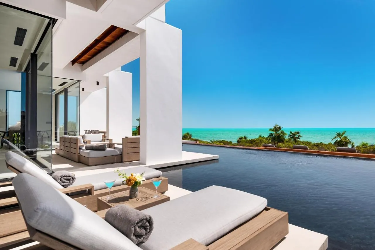 Uxue Villa Long Bay