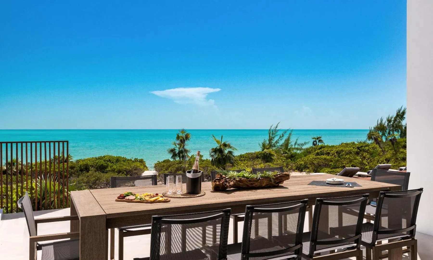 Uxue Villa Long Bay